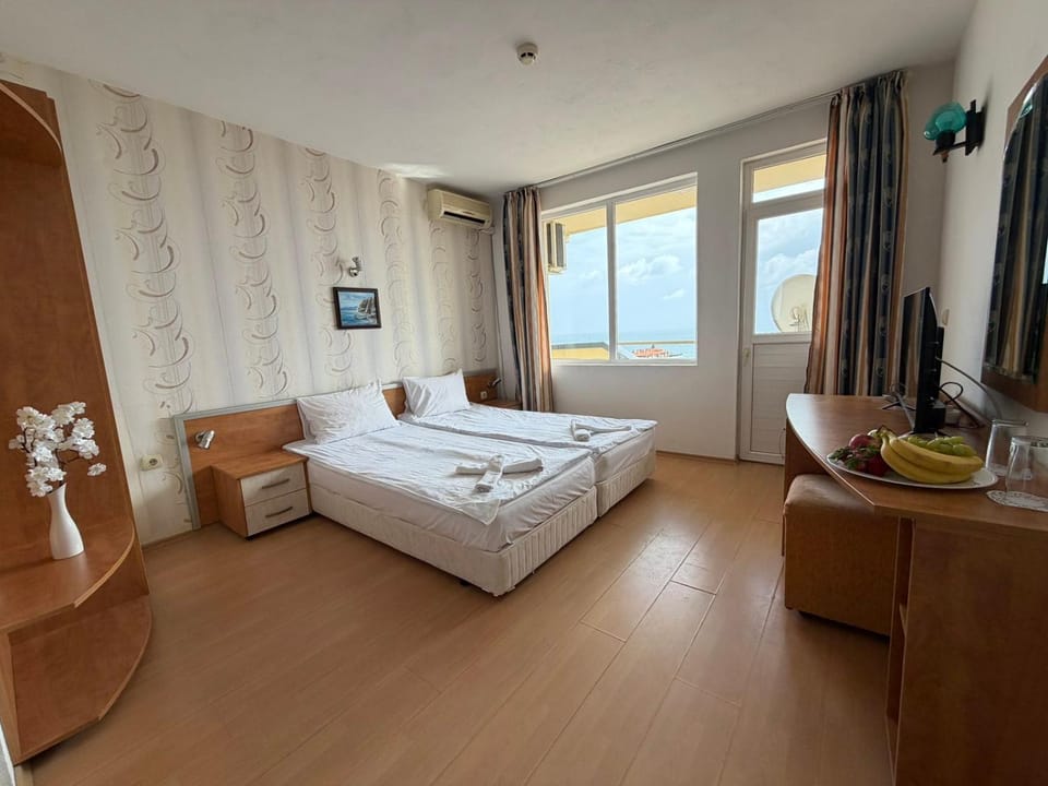 Хотел Черно море Bed and Breakfast in Burgas Province