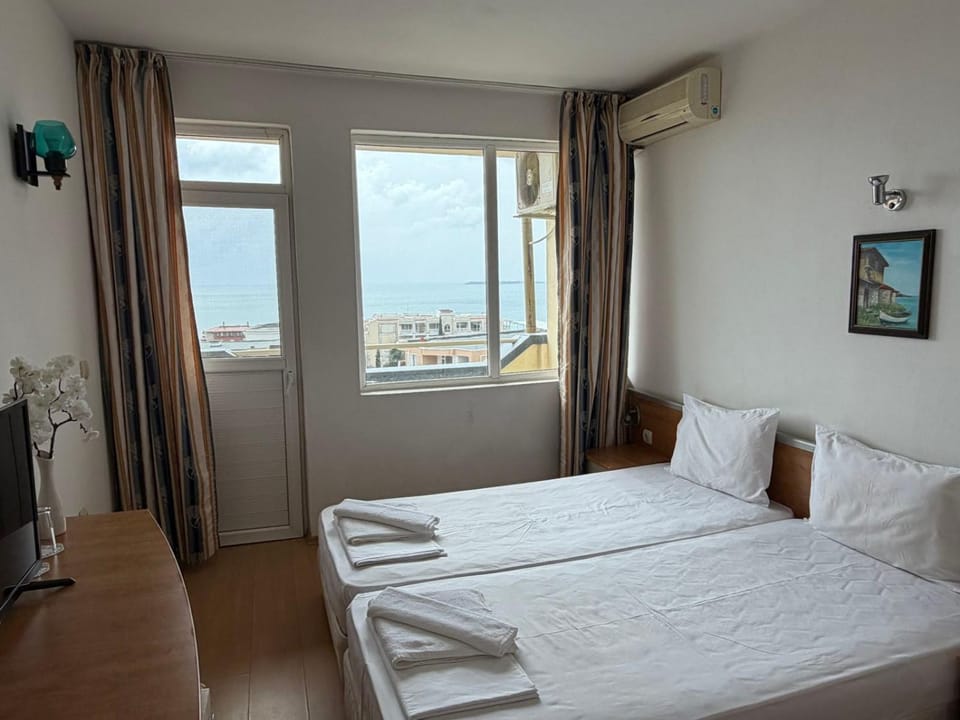 Хотел Черно море Bed and Breakfast in Burgas Province