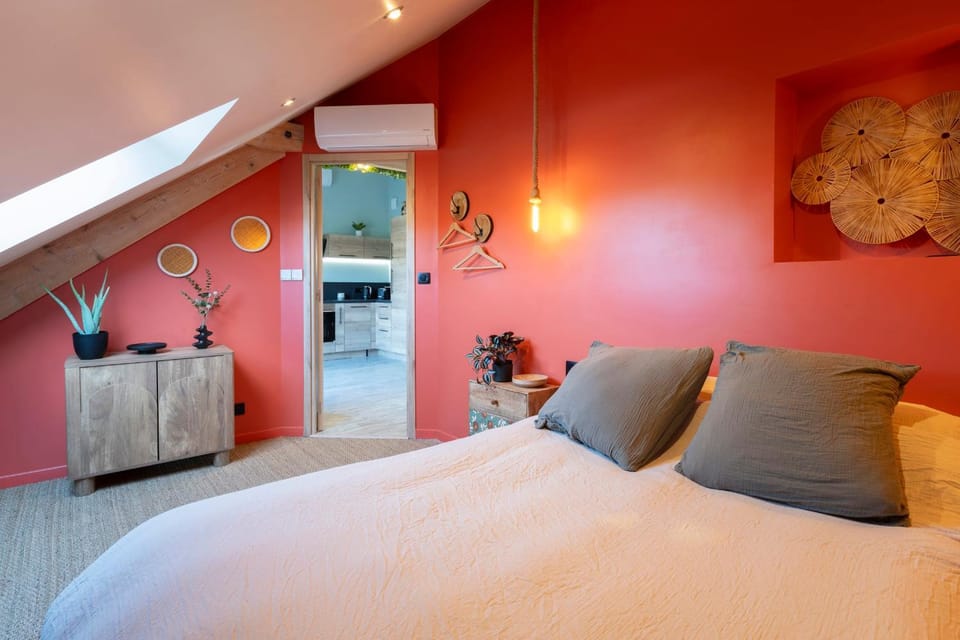 Bed, Bedroom