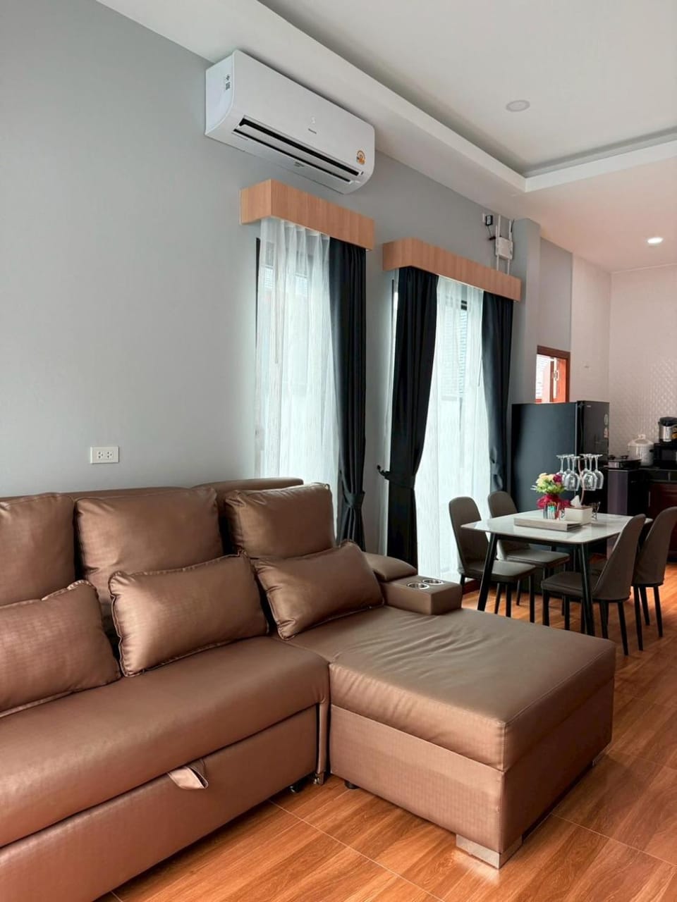Living room, Seating area, Dining area