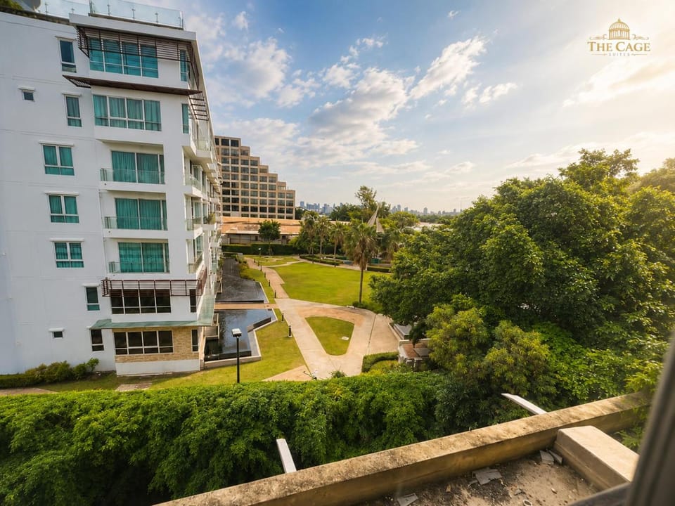 The Cage Suites Bed and Breakfast in Bangkok