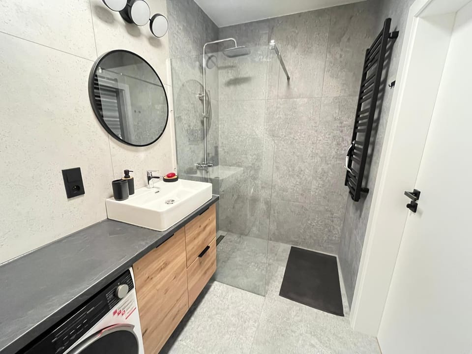 Shower, Bathroom