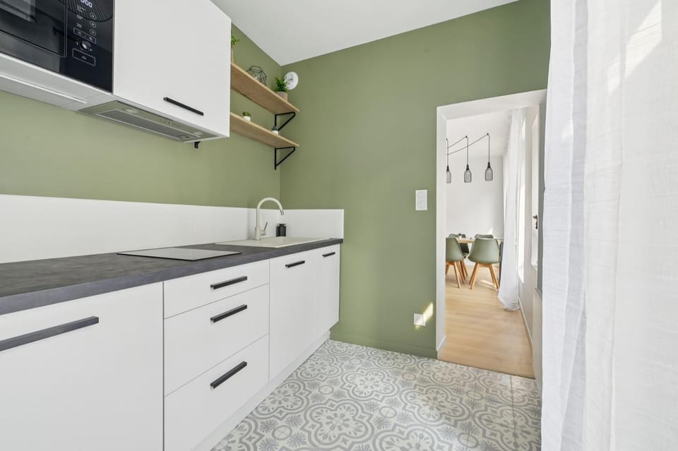 Kitchen or kitchenette