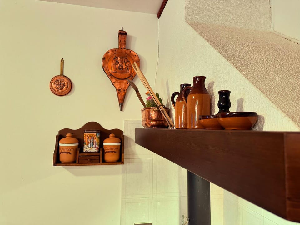 Kitchen or kitchenette, Decorative detail