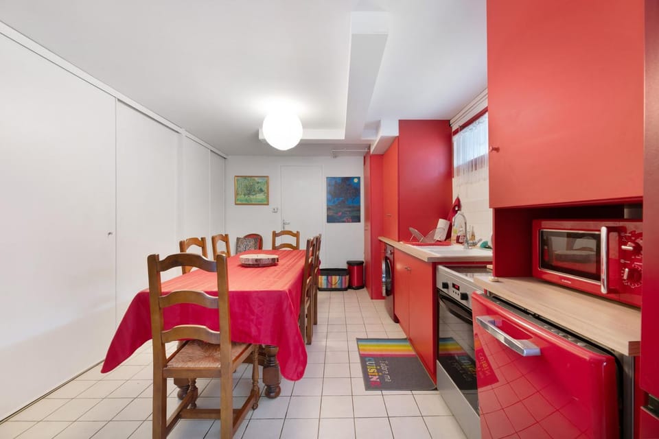 Property building, Kitchen or kitchenette, Living room