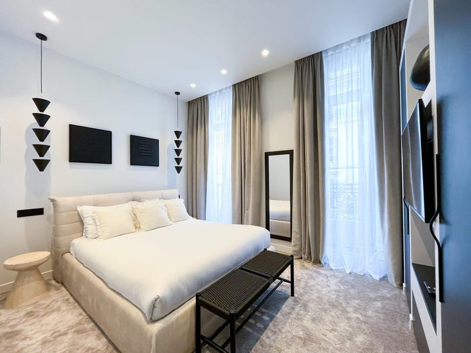 Urban Flat 197 - Prestige Saint Honore Apartment in Paris