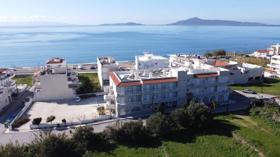 Property building, Bird's eye view, Sea view, Location