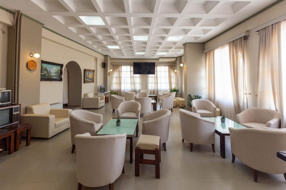 Communal lounge/ TV room, TV and multimedia, Living room, Seating area