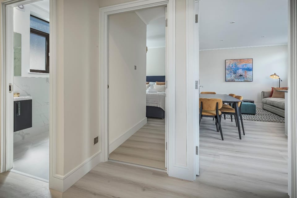 Living room, Photo of the whole room, Seating area, Bedroom