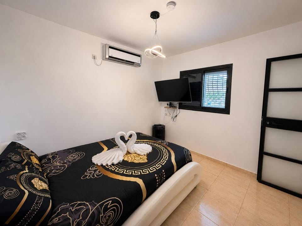 Olympus B&B Apartment in South District