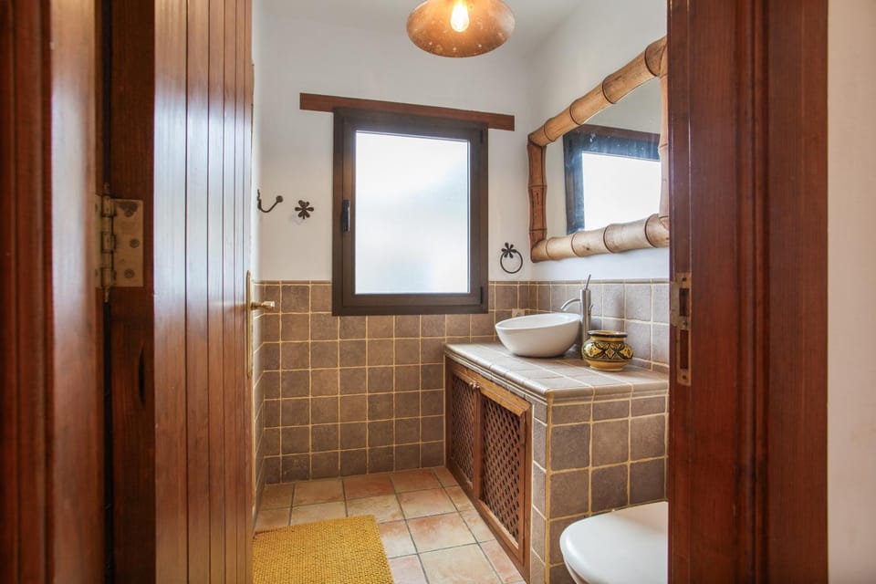 Bathroom, Living room