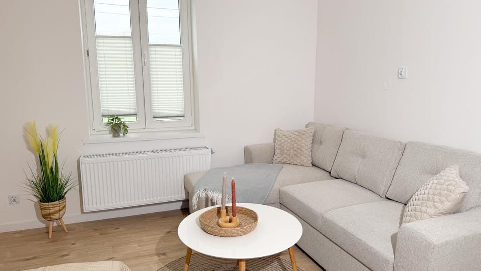 Living room, Seating area, internet