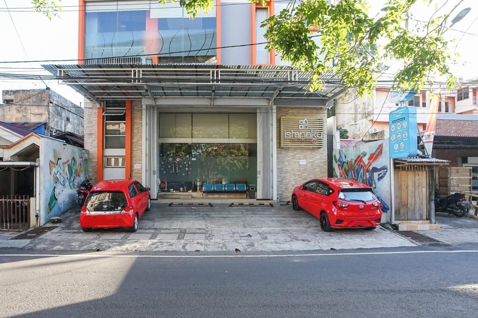 Facade/entrance