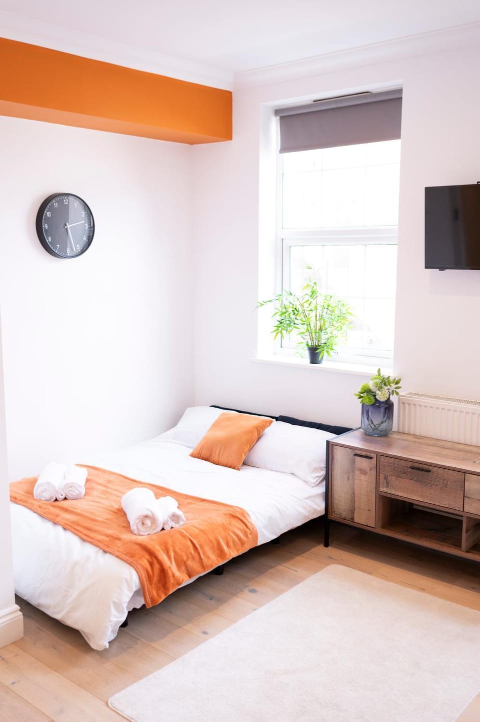 Bed, TV and multimedia