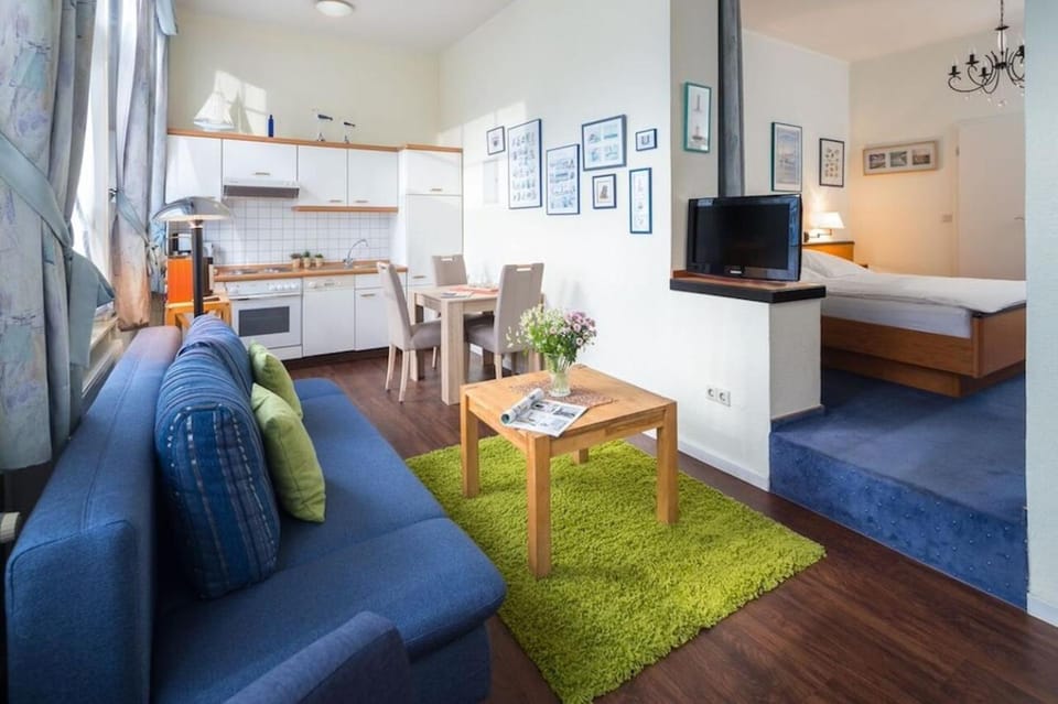 Kitchen or kitchenette, Living room, Photo of the whole room