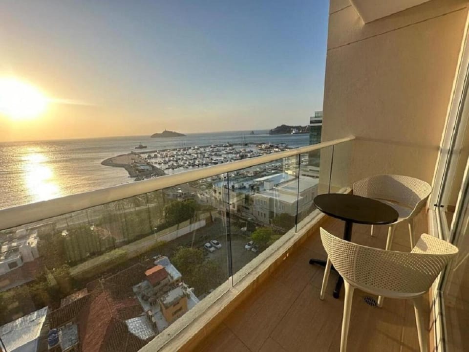 Day, Natural landscape, Balcony/Terrace, Dining area, Sea view, Sunrise, Sunset