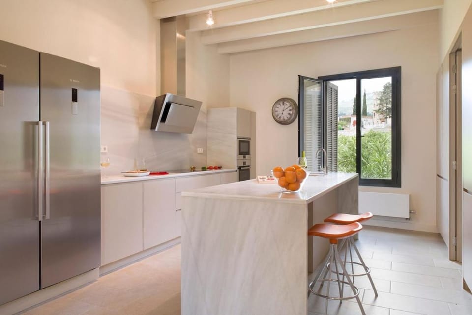 Beautiful 15th century villa on 30 acre estate, for families only Villa in Maresme