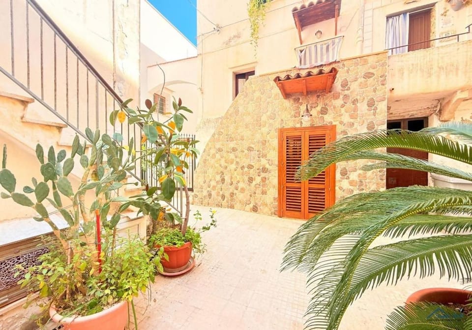 Inner courtyard view