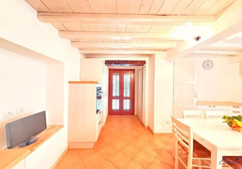 TV and multimedia, Dining area