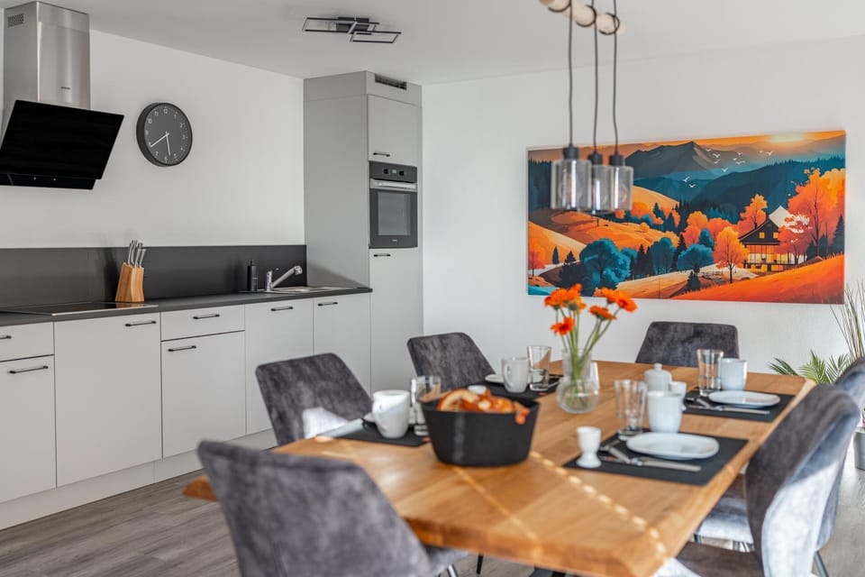 Kitchen or kitchenette, Living room, Seating area, Dining area, stove