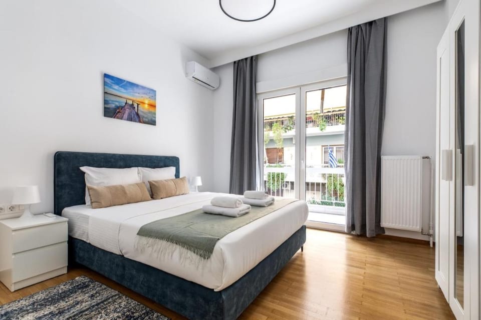 Bed, Photo of the whole room, Bedroom, towels, wardrobe, air conditioner