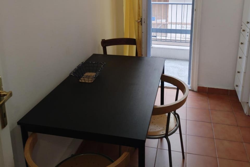 Center Apartment-Sleeps5-Balcony-Live neighborhood Apartment in Thessaloniki