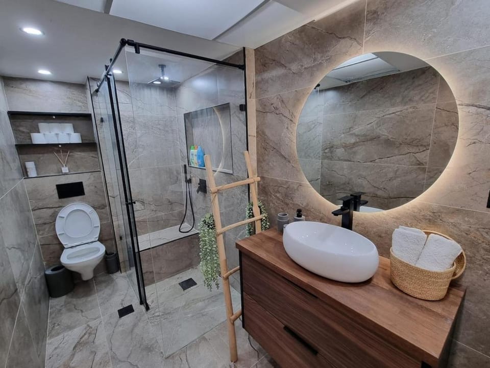 Shower, Bathroom, towels