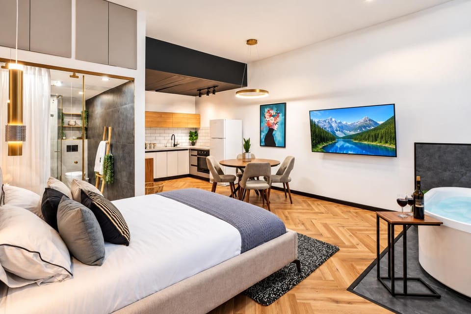 Sea Suites - סוויטות מהממות עם מרפסת ליד המרינה באשקלון Apartment in South District