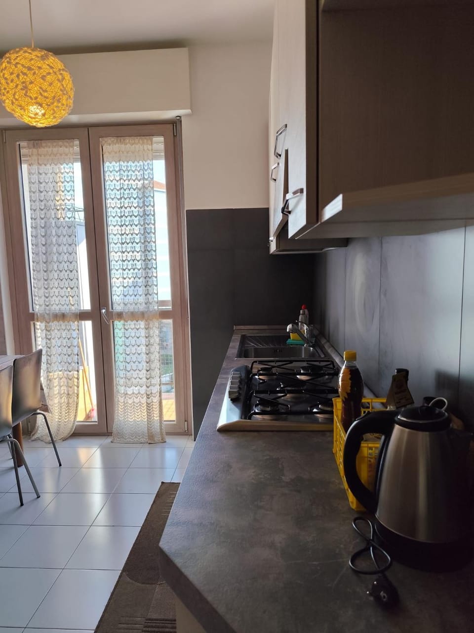 Kitchen or kitchenette, Dining area, stove