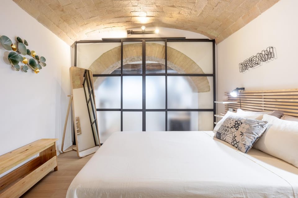 Bed, Photo of the whole room, Bedroom, internet