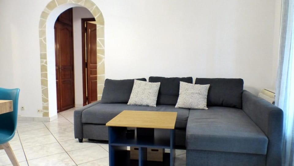 Spacious house with garden Six-Fours-les-Plages House in Six-Fours-les-Plages