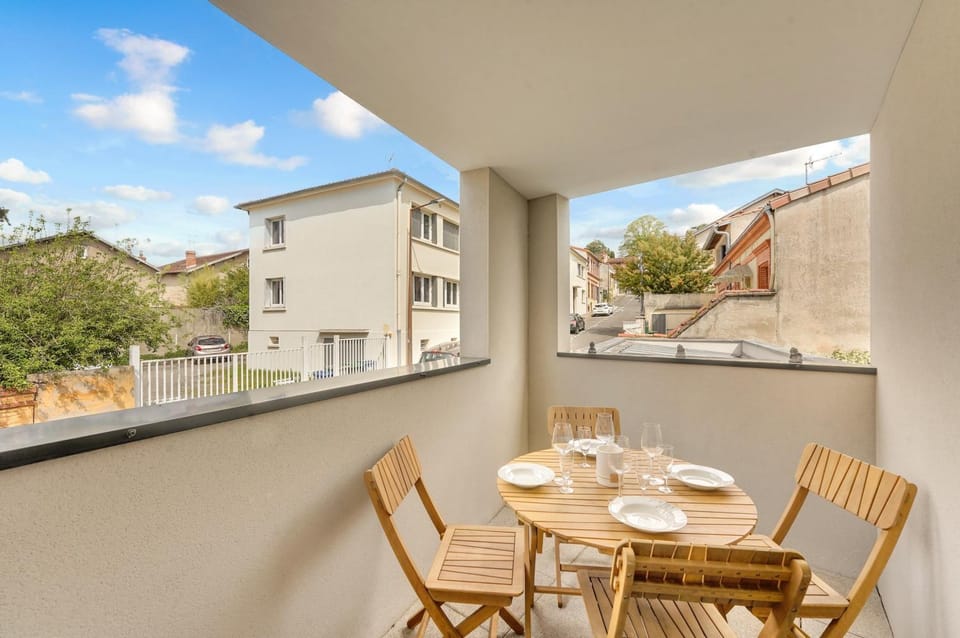 Patio, Dining area