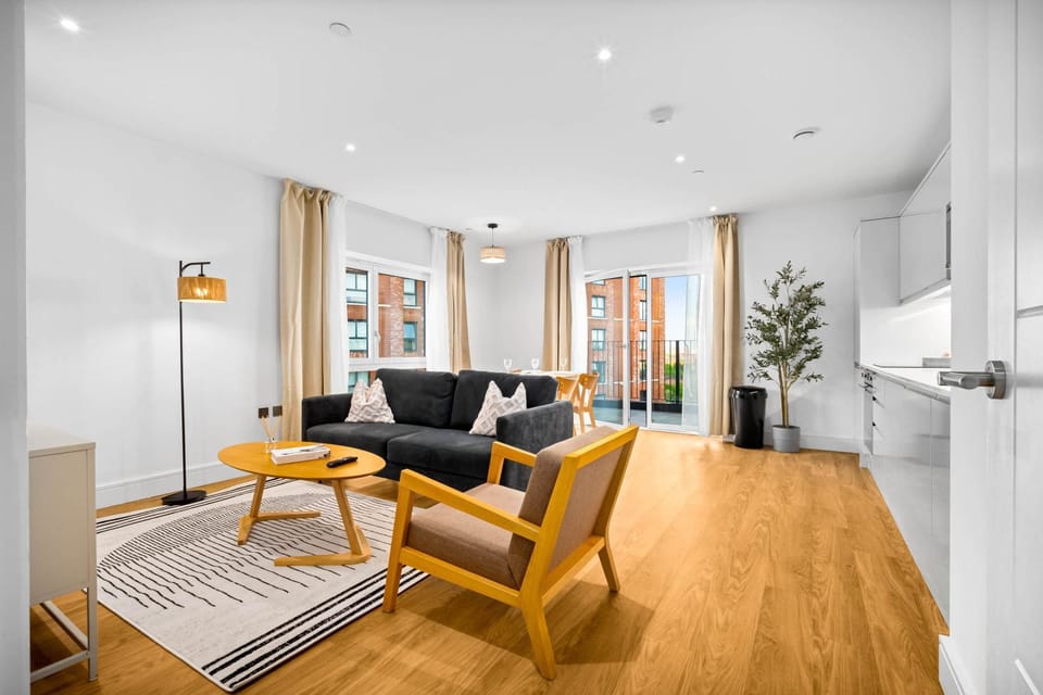Kitchen or kitchenette, Living room, Seating area, Dining area