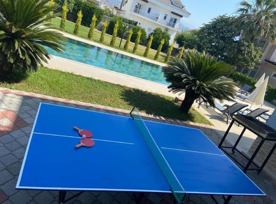 Table tennis