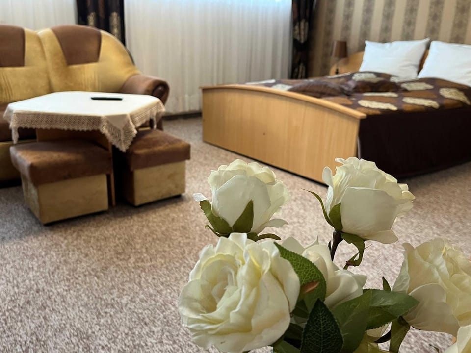 Photo of the whole room, Seating area, Bedroom