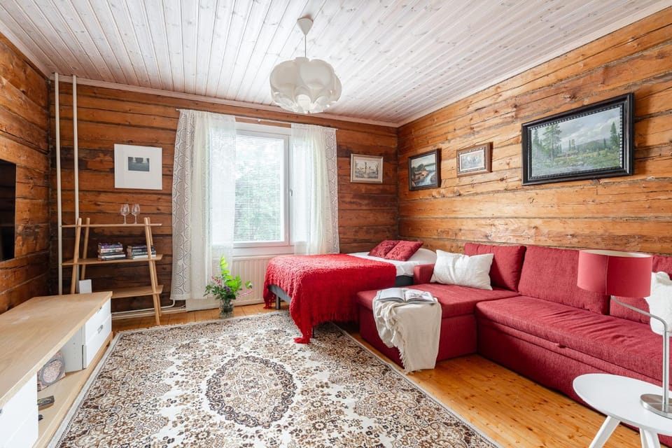 Bed, TV and multimedia, Living room