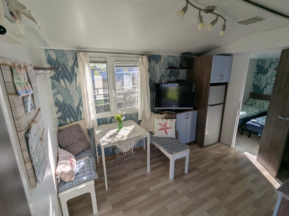 TV and multimedia, Dining area