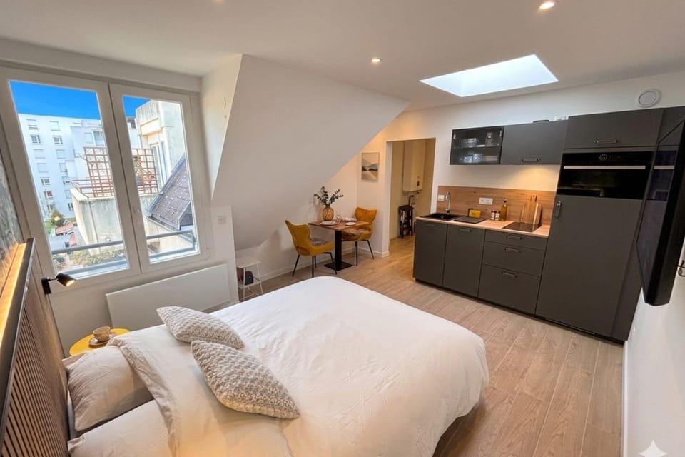 Modern Studio Comfort & Style Apartment in Strasbourg
