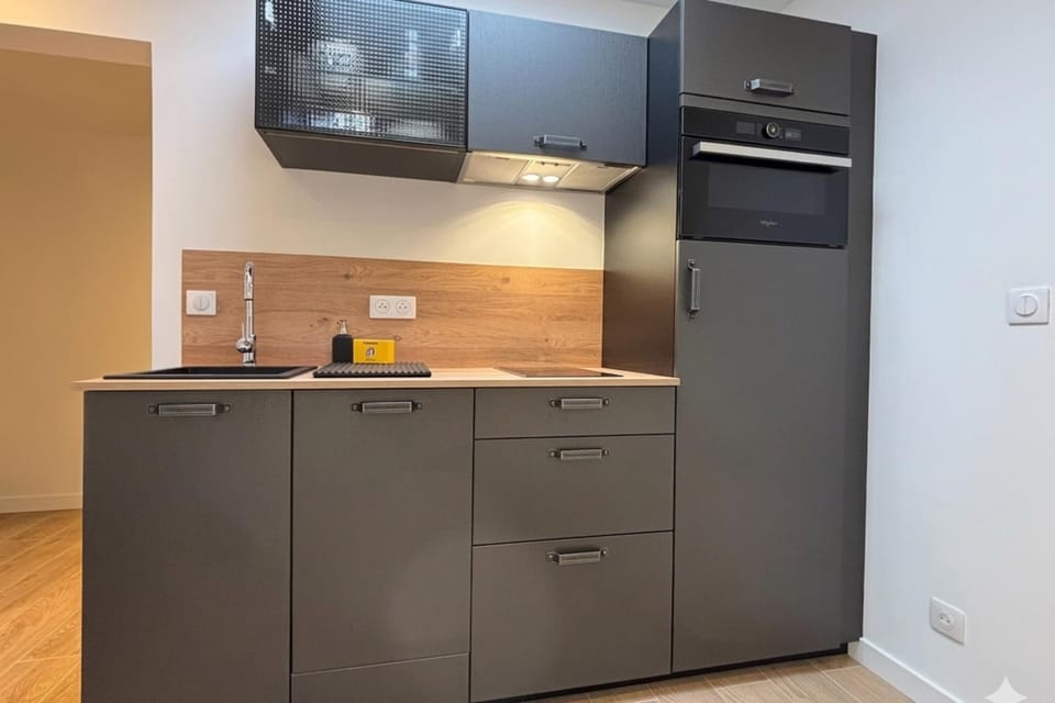 Modern Studio Comfort & Style Apartment in Strasbourg