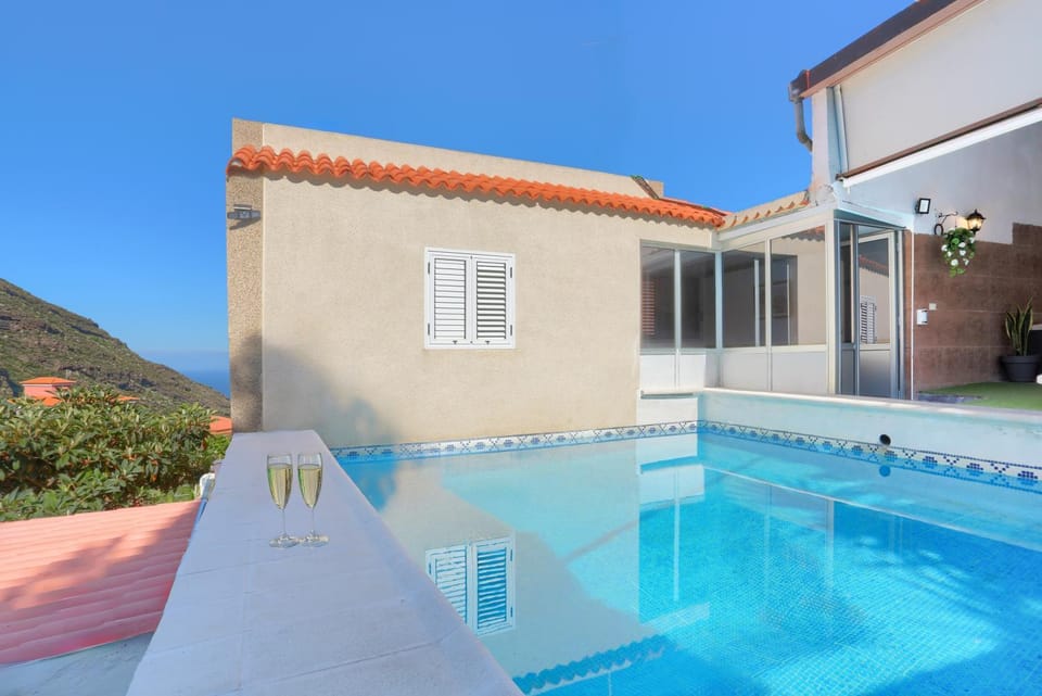 Casa Haroldo - Private Pool - Sea & Mountain Views House in Canary Islands