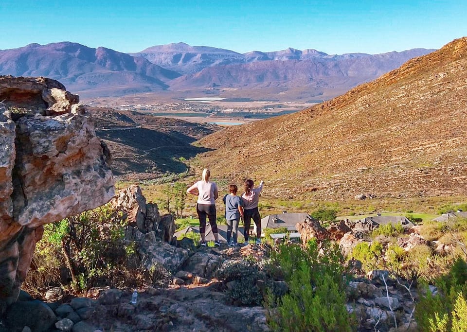 Nearby landmark, Spring, Day, People, Natural landscape, Hiking, Hiking, Mountain view, group of guests
