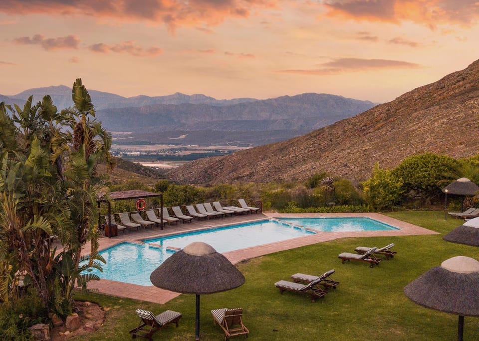 Day, Natural landscape, Mountain view, Pool view, Swimming pool, sunbed