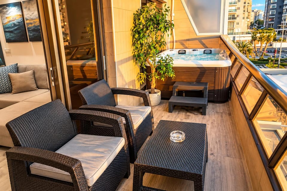 Property building, Balcony/Terrace