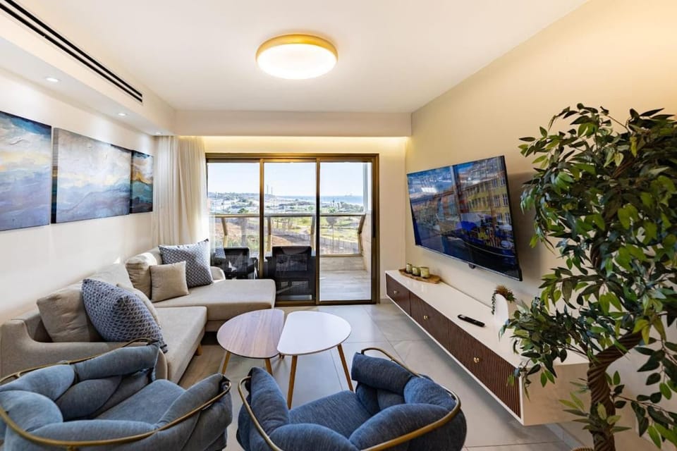 Communal lounge/ TV room, TV and multimedia, Seating area