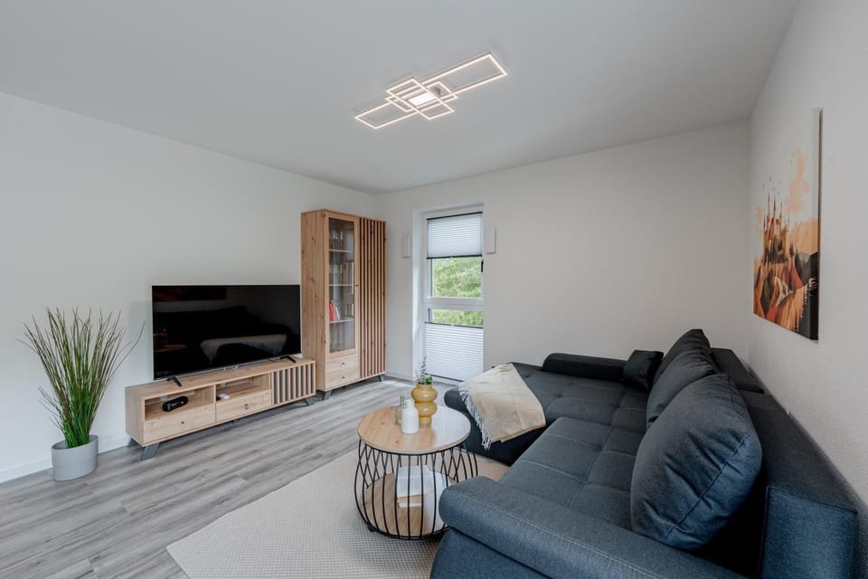 Communal lounge/ TV room, TV and multimedia, Living room, Seating area, Evening entertainment