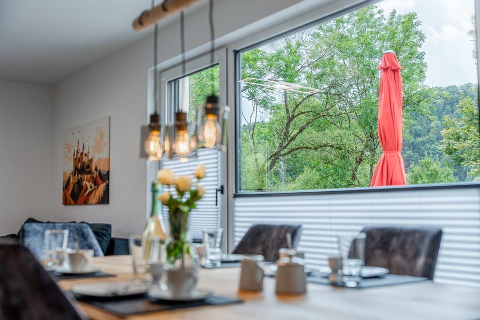 Living room, Decorative detail, Seating area, Dining area