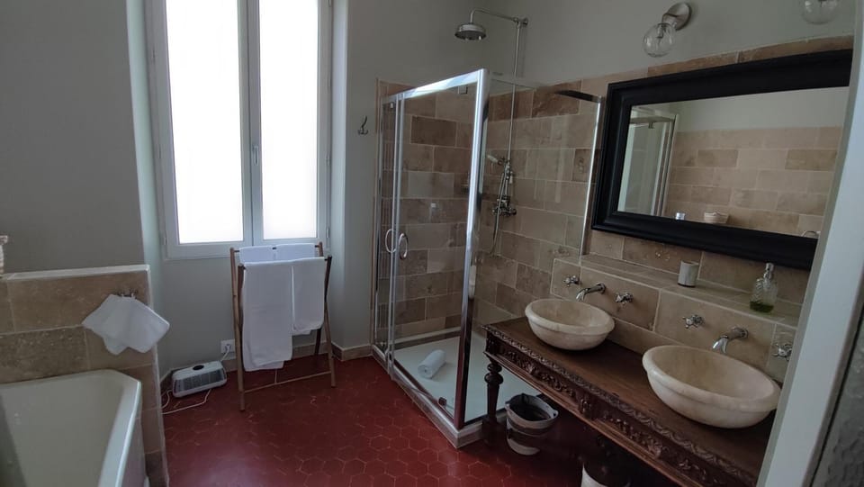 Shower, Bathroom, towels