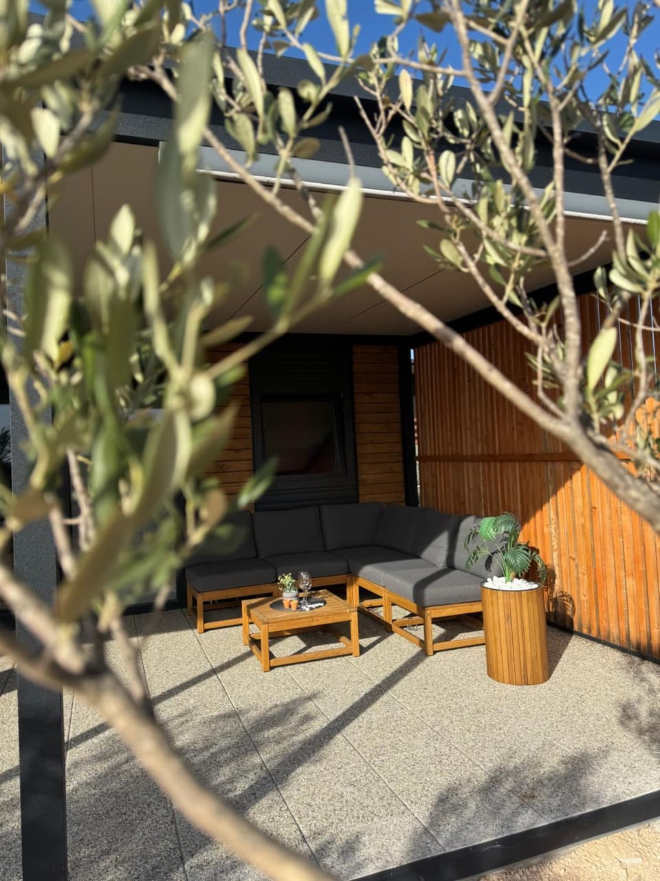 Patio, Day, Balcony/Terrace, Seating area