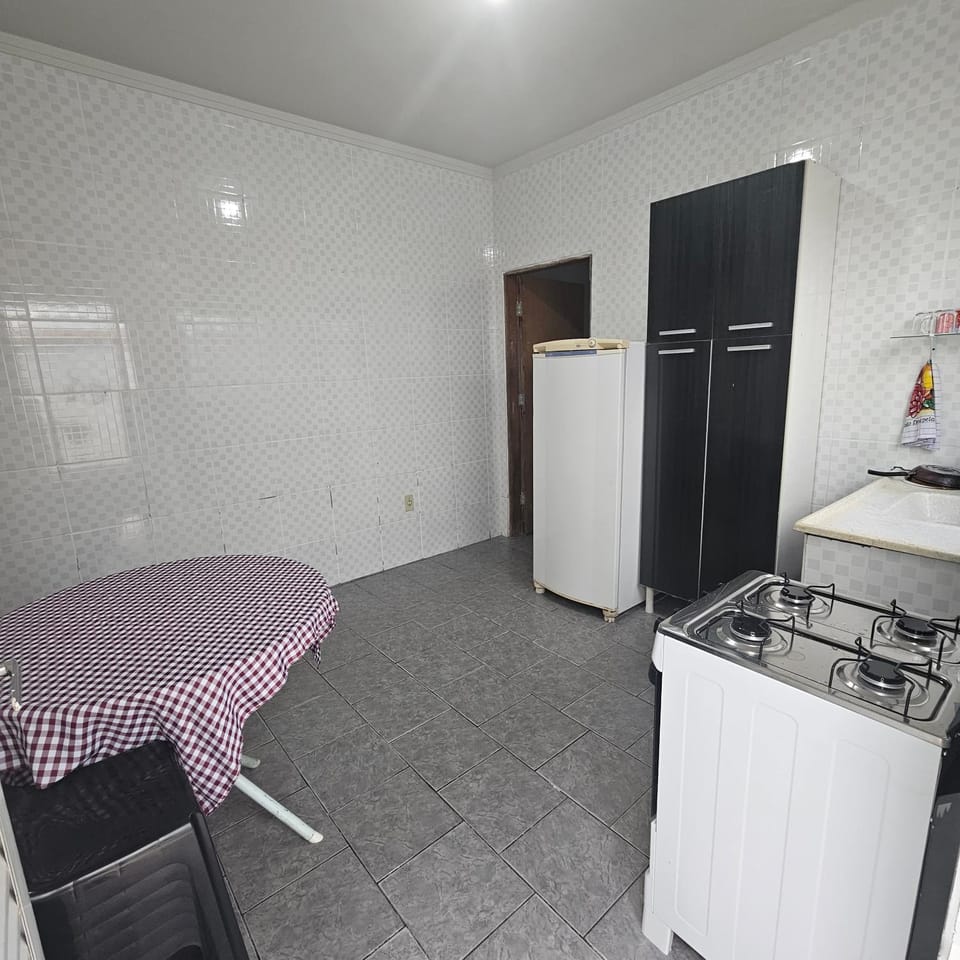 Kitchen or kitchenette, laundry