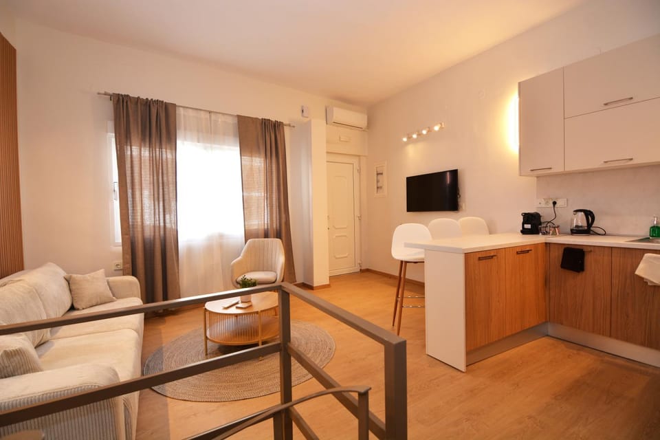 TV and multimedia, Kitchen or kitchenette, Seating area, oven